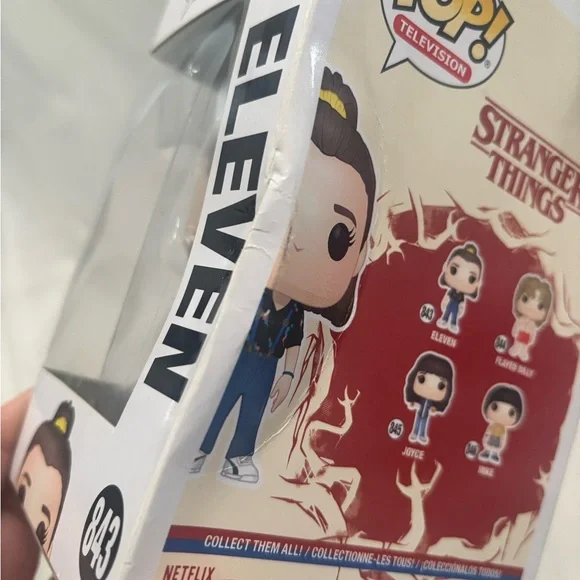 Funko Pop! Stranger Things Eleven #843 – Box Damaged - Picture 13 of 16